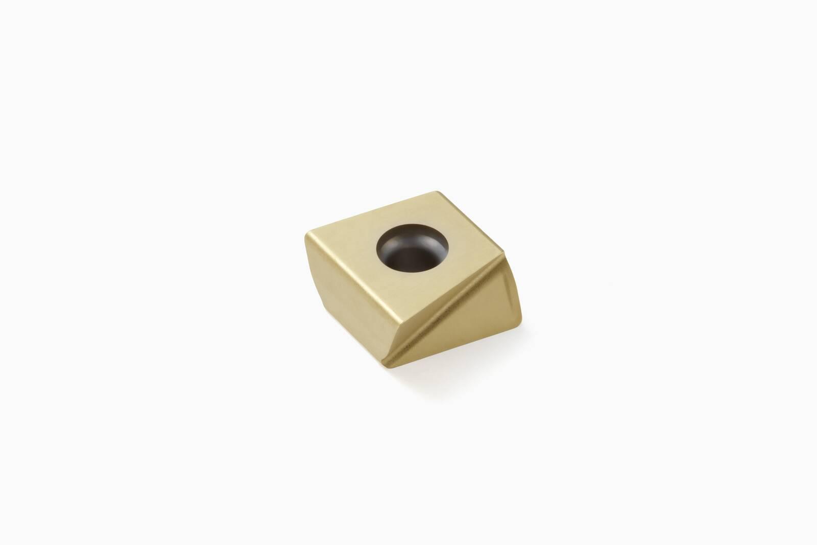 XNHQ 140708EN4-E10 F40M INSERT